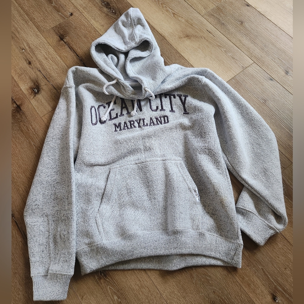 NWT Ocean City Hoodie Size Meduum